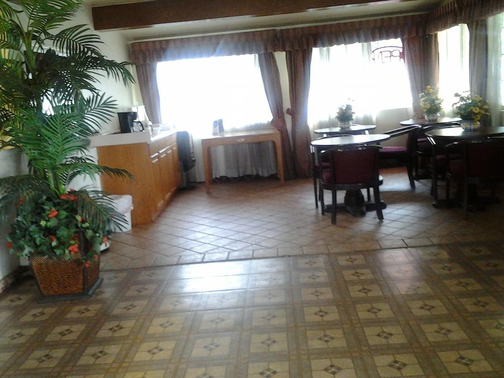 Budget Inn Tulare Ngoại thất bức ảnh